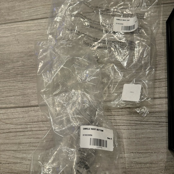 BEVERLY BEACH CAMILLE Cover up Navy Size small - Picture 8 of 14